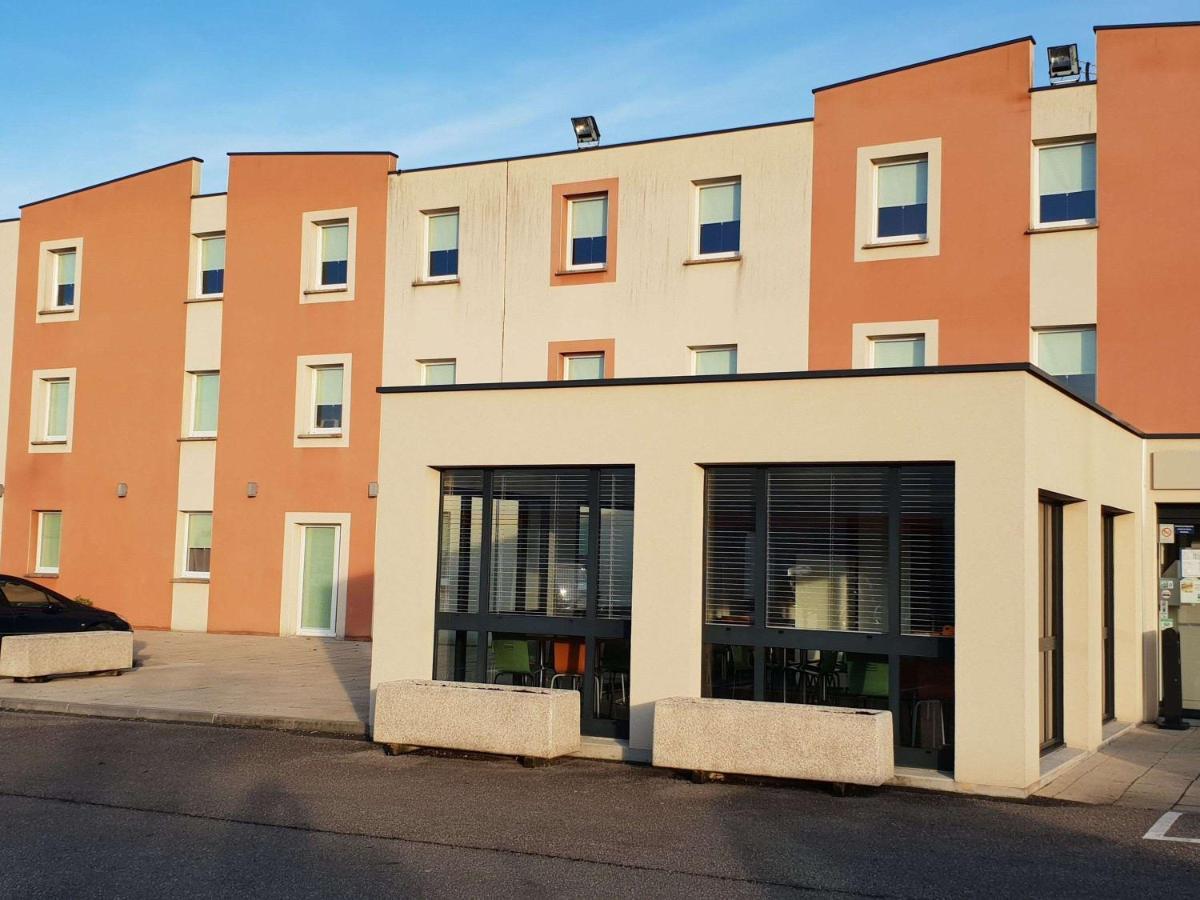 Ibis Budget Verdun Екстериор снимка